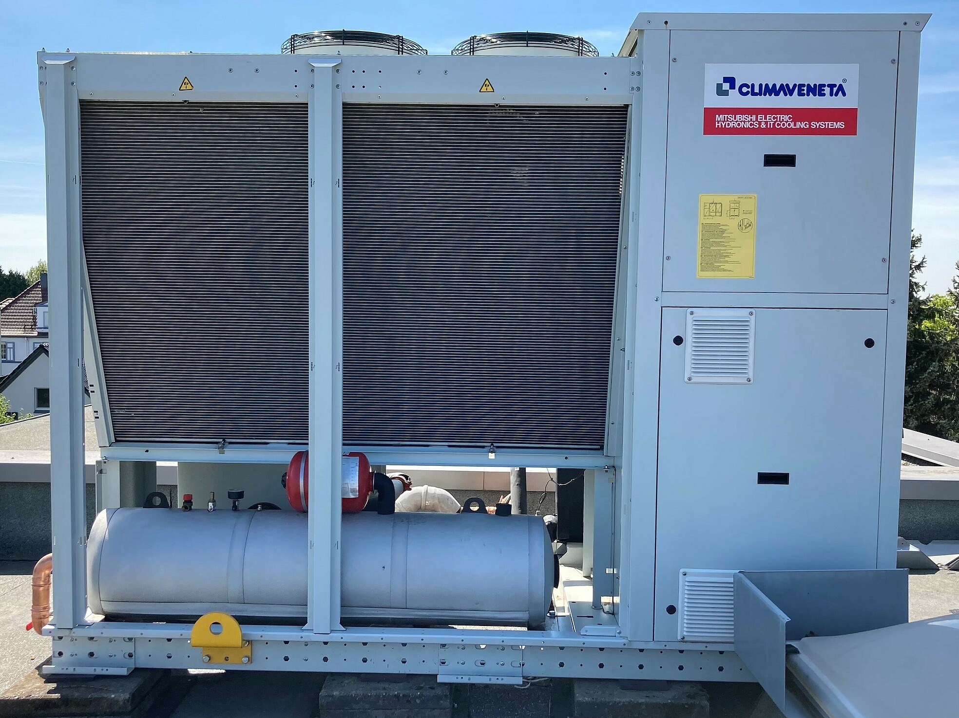 Luftgekühlter, kompakter 100 kW Kaltwassersatz von Climaveneta